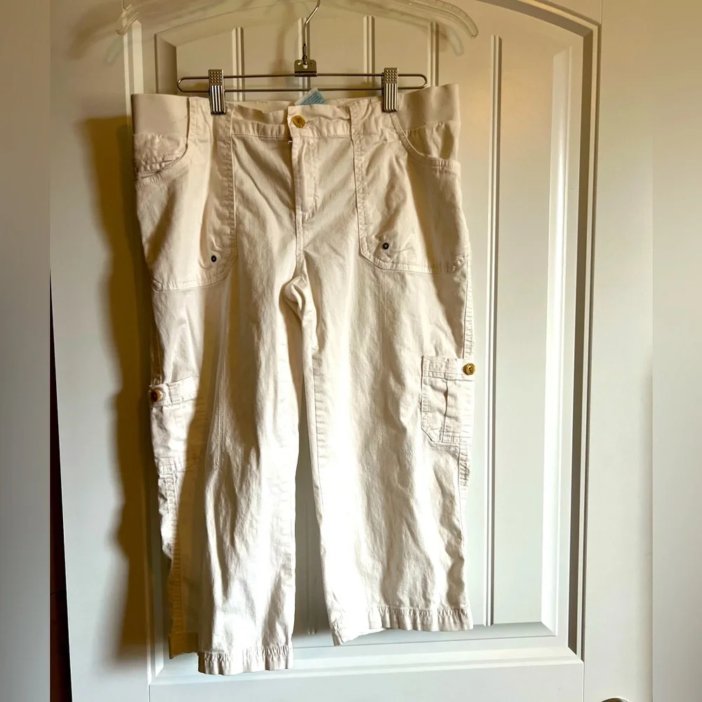 Maternity Capris - Picture 1 of 2